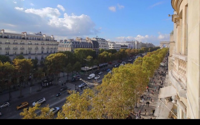 Up To 6 Fantastic View Paris Apartments