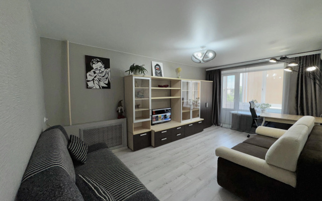 Sovremennaya Trekhkomnatnaya V Tsentre Yaroslavlya! Flat