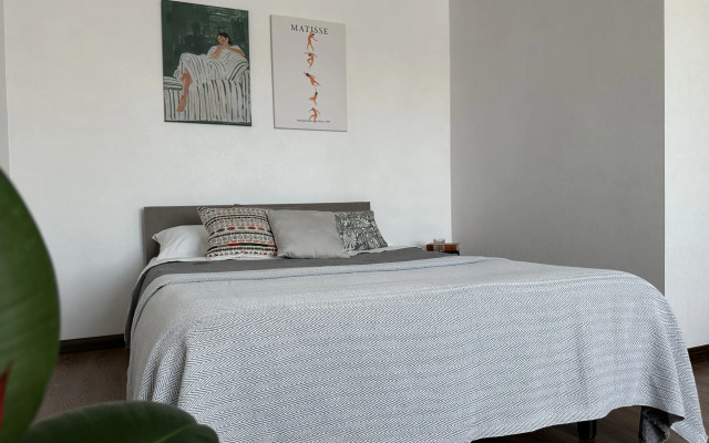 Uyutnaya Kvartira s Parkovkoy Flat