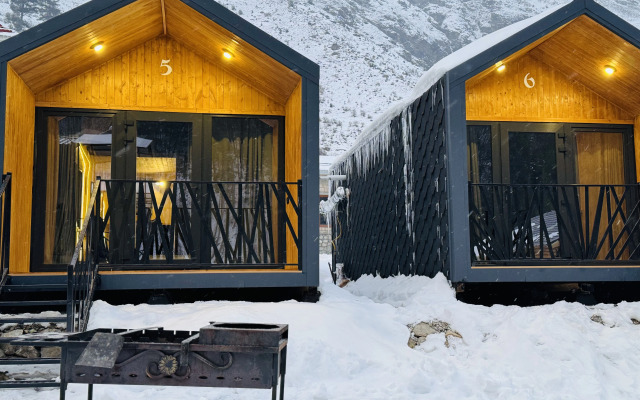 Частный дом с видом на Кавказский хребет