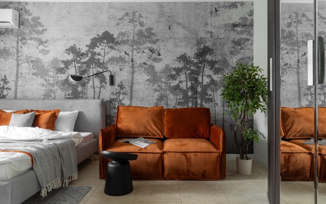 S konditsionerom i shikarnym dizaynerskim remontom Flat