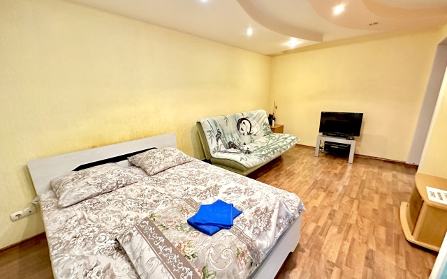Komfortnye Apartamenty v Shage ot Tsentra Flat