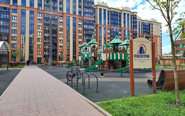 Uluchshennye Novy Lessner Apartments