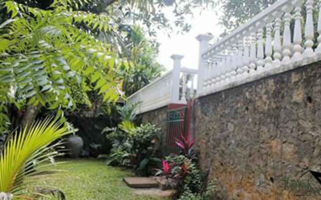 Yoho Teirack Bungalow Guest House