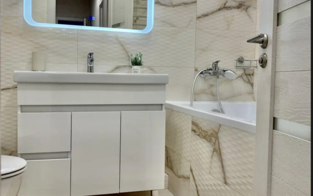 U Muzeya Yantarya Flat