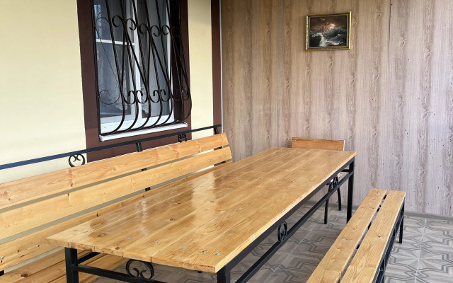Dvukhetazhny S Basseynom Private House