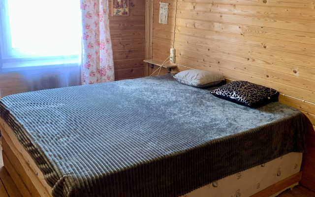 S Otdelnym Vkhodom I Zaezdom Private house