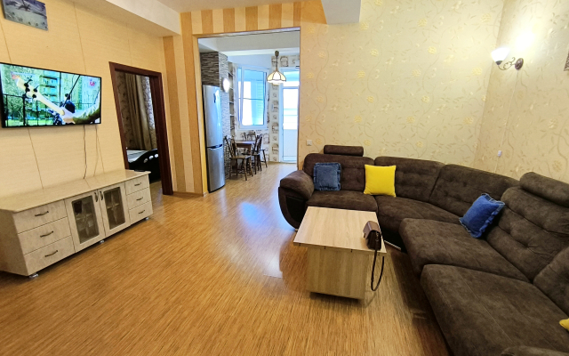 Flat Na Beregu Morya