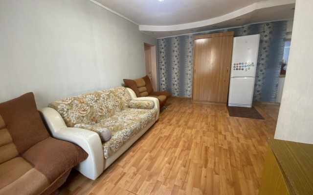 Квартира 3-комнатная на Ангарской 33