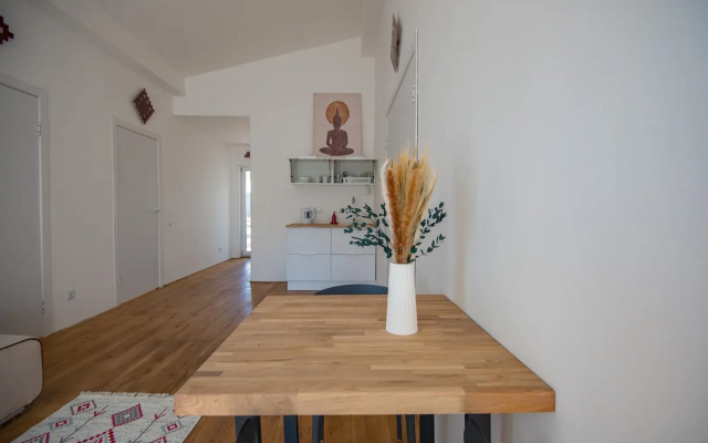 Частный Дом Двухкомнатный Дуплекс на 4 Семьи