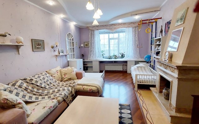 S kaminom dlya 3kh vzroslykh i 2kh detey Flat
