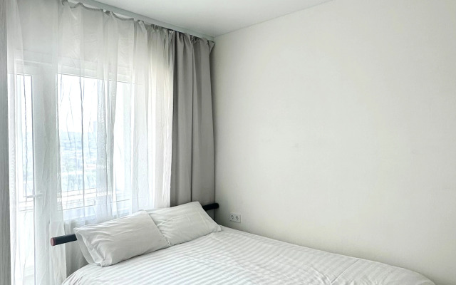 Na Bryanskoy 18 Flat