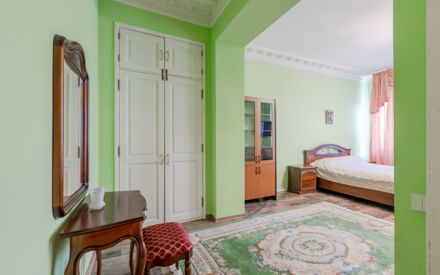 Апартаменты SpbStay на Вознесенском проспекте 3-5