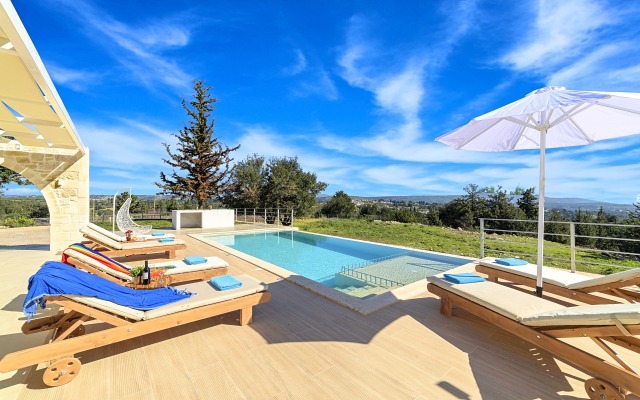 Вилла Orientem Villa Heated Pool