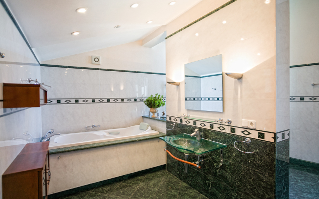 Pentkhaus Vozle Naberezhnoy Yalty - Ul.botkinskaya Apartments