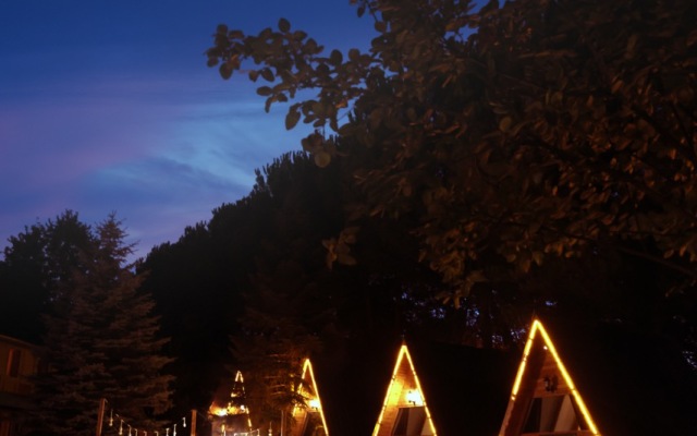 Sapanca Taş Ev & Bungalow Hotel