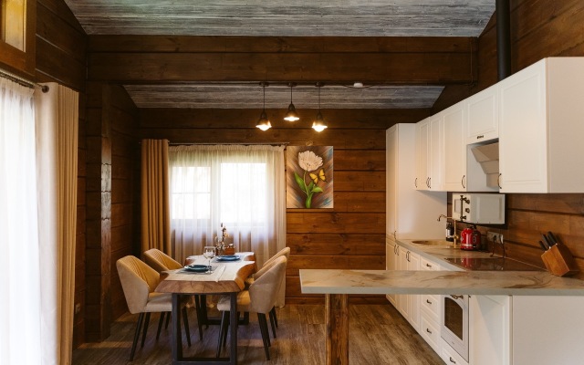 Baza Otdykha Dom Les Chalet Berloga Country Resort