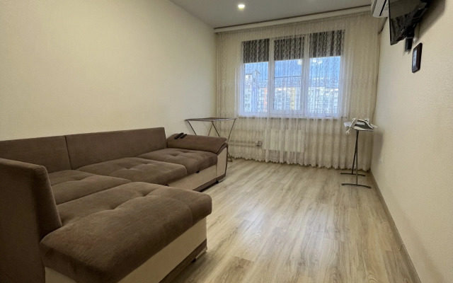 Na Nadezhdyi Plevitskoj 31 Flat