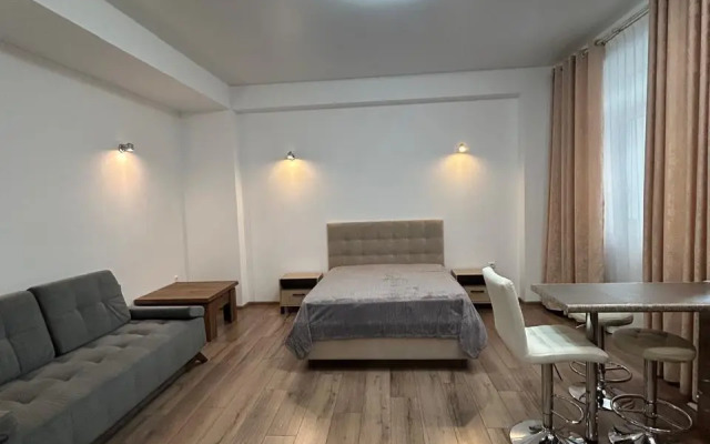 606 Na Krymskoy 89 Apartments