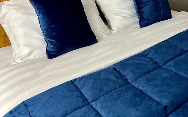 S Potryasayuschim Vidom na Gorod Flat