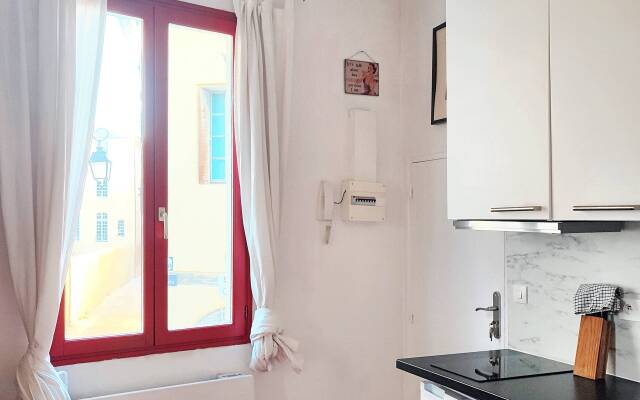 Precheurs Studios Apartments