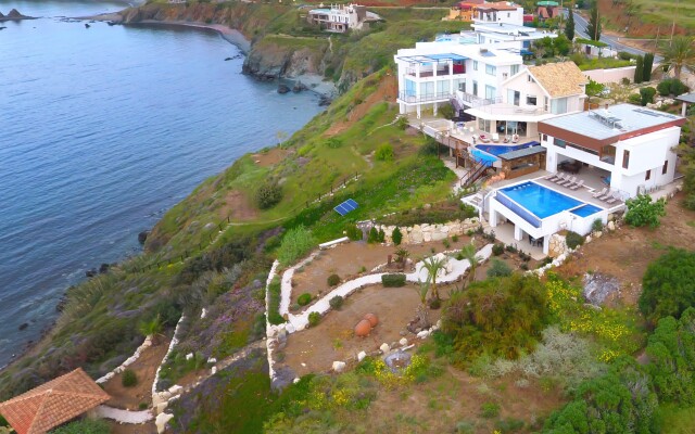 Karavi Villa