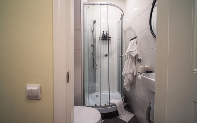 Kranc v starinnom stile vozle Ozera Apartments