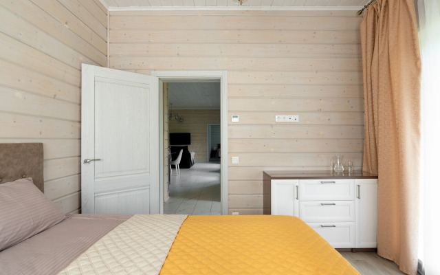 Частный дом Коттедж у озера на Речной