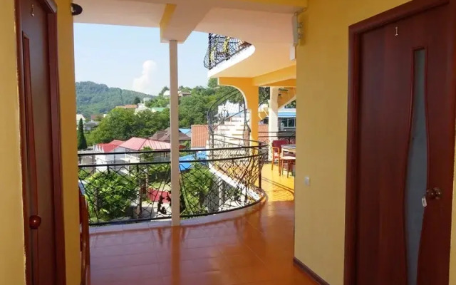 Araik Guest house