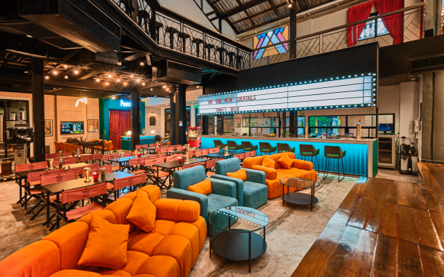 Prince Theatre Heritage Stay Hostel - Silom
