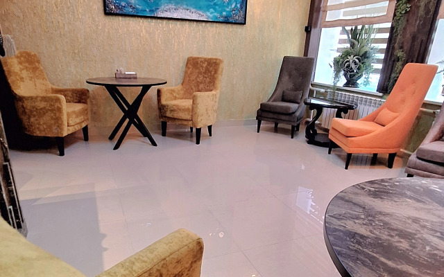 Mirazh Hotel
