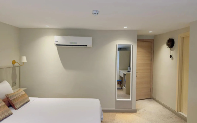 Astro Suites Hotel