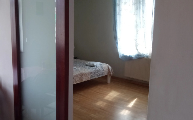 1926 God Alleya Luizy Flat
