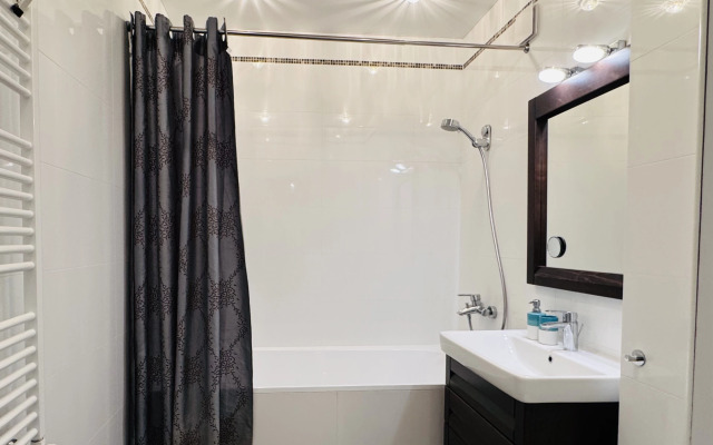 V Tsentre Lazurnaya Ptichka Flat