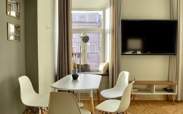 Апартаменты SivakApart c видом на Невский и Литейный проспекты