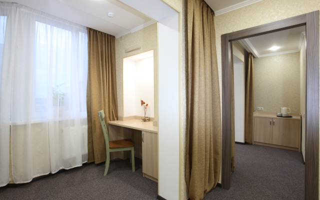MAKSIM Hotel
