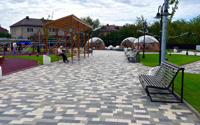 S dizajnerskim remontom v Inozemtsevo Apartments