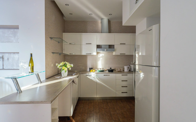 KeyGo #0123, 2 Bedroom, Near Yeritasardutyan Park, View of Ararat Apartments