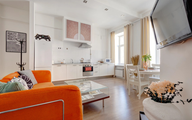 V stile disko u Strelki na Vasilevskom Flat