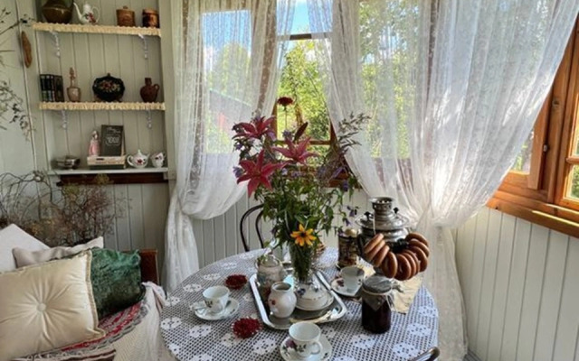 Частный дом четырехкомнатная дача, 95 м²