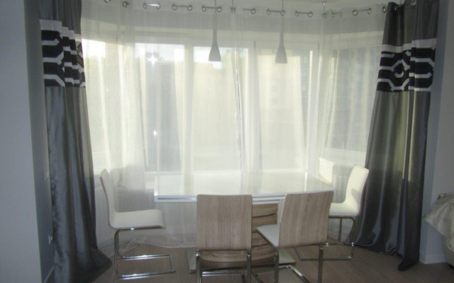 Sovremennye na Nemige Tsentr Apartments
