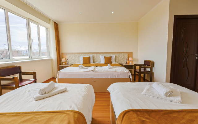 Basen Hotel