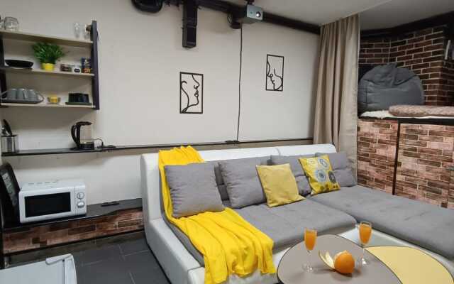 Kino Apartament Na Komsomolskoy Apartments
