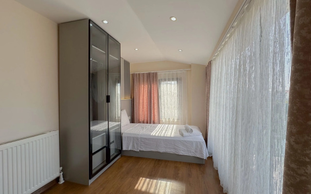 Апарт-отель Flower City Suits