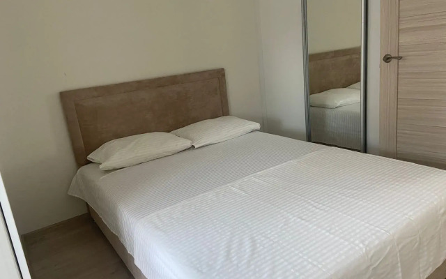 Elitnyye na Beregu Reki Tura s Vidom na Most Vlyublennykh Apartments