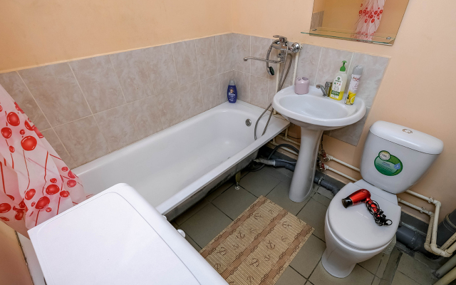 ryadom s Mntk im. Fedorova i Sk Zarya Flat