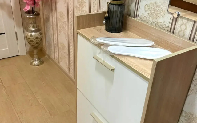 Uyutnaya Prostornaya Kvartira Flat