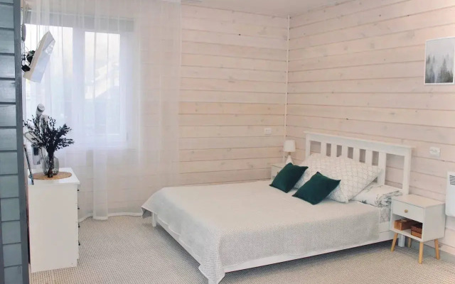 HVOYA v okruzhenii kedrovogo lesa Guest house