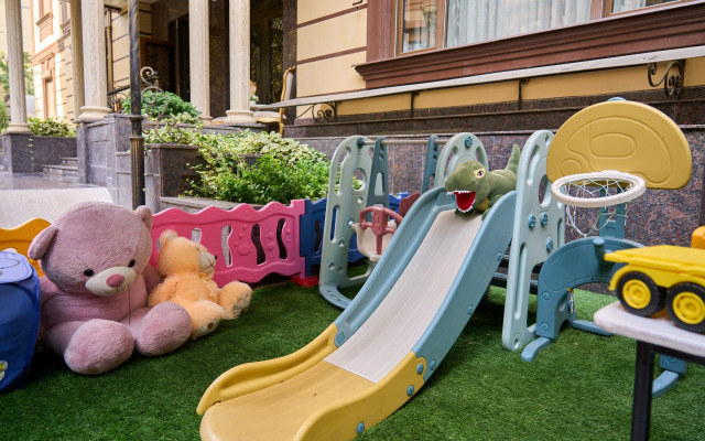 Monday Royal Apart Hotel
