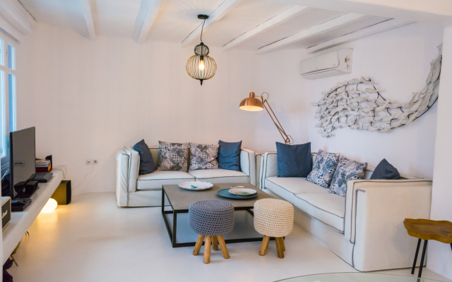 Luxury Chara with Private Pool Villa
